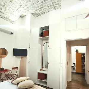Vera Suite&apartment - Charming 3 Bedroom - 20min Walk From Colosseum Roma